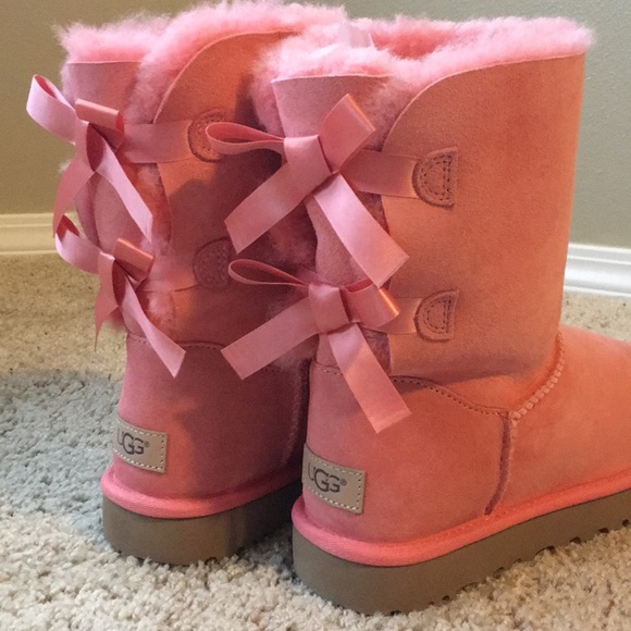 salmon colored uggs